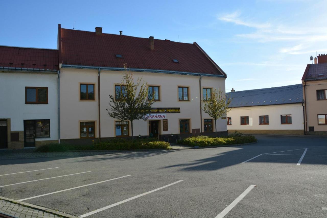 Retro vila , ubytování jen pro české občany Slušovice Exterior foto